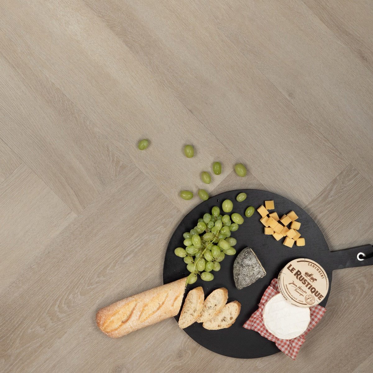 Douwes Dekker Ambitieus Brede Visgraat Rigid click 04875 Pepermunt PVC vloer, combineert elegantie en stevigheid voor interieurs