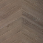 Douwes Dekker Ambitieus Hongaarse Punt 04735 Spekkoek PVC vloer, biedt een stijlvolle en duurzame afwerking voor hedendaagse woningen