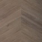 Douwes Dekker Ambitieus Hongaarse Punt Rigid click 04968 Spekkoek PVC vloer, biedt een duurzame en stijlvolle afwerking voor moderne woningen