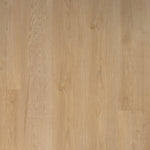 Douwes Dekker Ambitieus Riante Plank 04728 Boterkoek PVC vloer, biedt een duurzame en stijlvolle afwerking, ideaal voor moderne woonruimtes