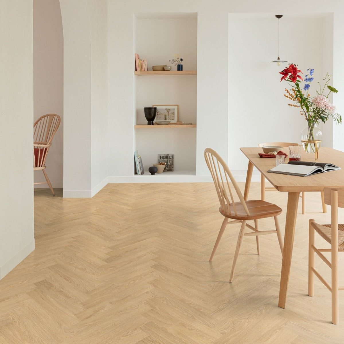 Floorify Visgraat F301 Uni PVC vloer - verfijnde visgraat vloer die zorgt voor een modern, elegant en gastvrij woongevoel