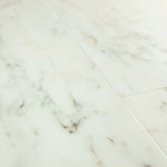 Quick Step Blush SGTC20305 Maan Marmer Wit pvc tegels, stijlvolle en duurzame keuze voor elk modern interieur, ideaal voor elke leefruimte