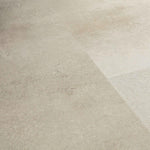 Quick Step Illume AVMTU40274 Zandsteenbeton pvc vloer, click-tegels met zandsteenbetonstructuur, perfect voor een stijlvol interieur