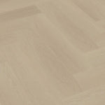 Ambiant Spigato Estino Visgraat 66111613 Beige PVC vloer - ruime beige eiken visgraat strook voor een eigentijdse en gezellige woninginrichting