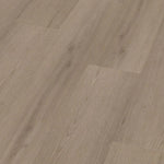 Close-up van Ambiant Venera 63118510 Smoky PVC vloer - gedetailleerde houtnerf en rijke smoky tinten