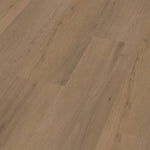 Close-up van Ambiant Venera 63118511 Dark Oak PVC vloer - gedetailleerde houtnerf en diepe donkere tinten