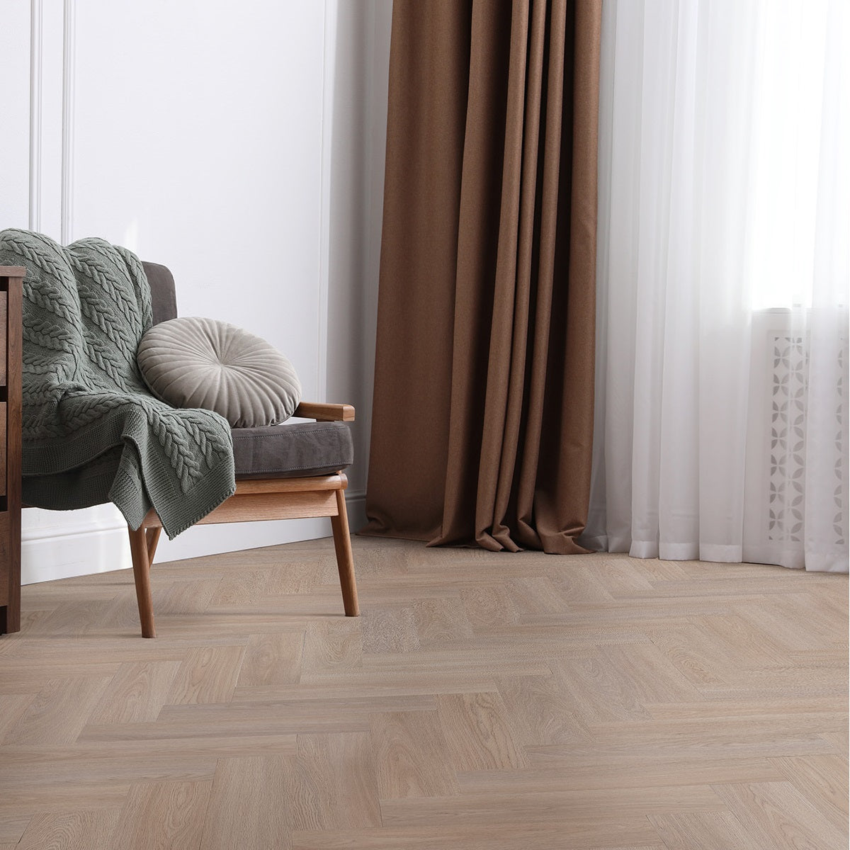 Beautifloor Shore 420033 Conlin PVC vloer - luxe visgraat houtlook die een modern, verfijnd en gastvrij woongevoel biedt