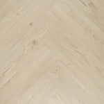 Douwes Dekker Ambitieus Trendy Visgraat 07808 Cheesecake PVC vloer, biedt een stijlvolle en duurzame afwerking, perfect voor moderne interieurs