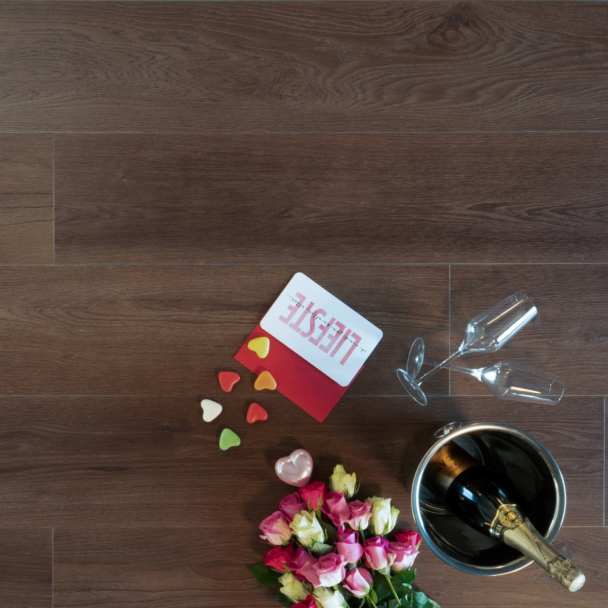 Douwes Dekker Ambitieus Riante Plank 04727 Bastogne Koek PVC vloer, robuust en elegant, perfect voor een stijlvolle en duurzame leefomgeving