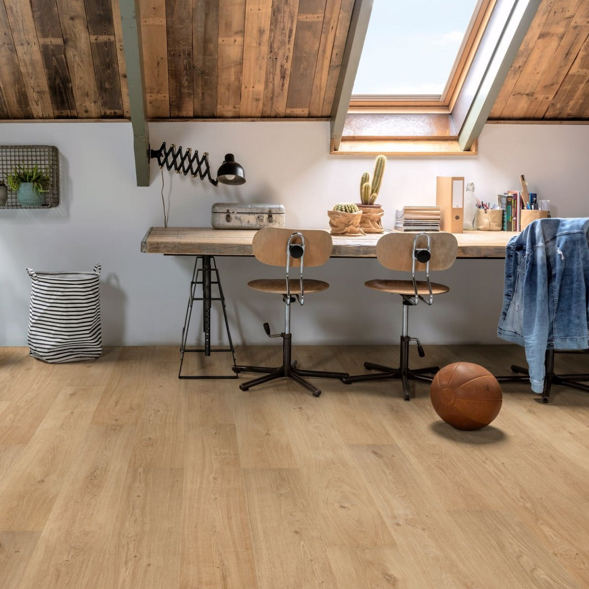 Floorify Lange Planken F018 Cider PVC vloer - hoogwaardige houtlook planken die zorgen voor een modern, elegant en gastvrij woongevoel