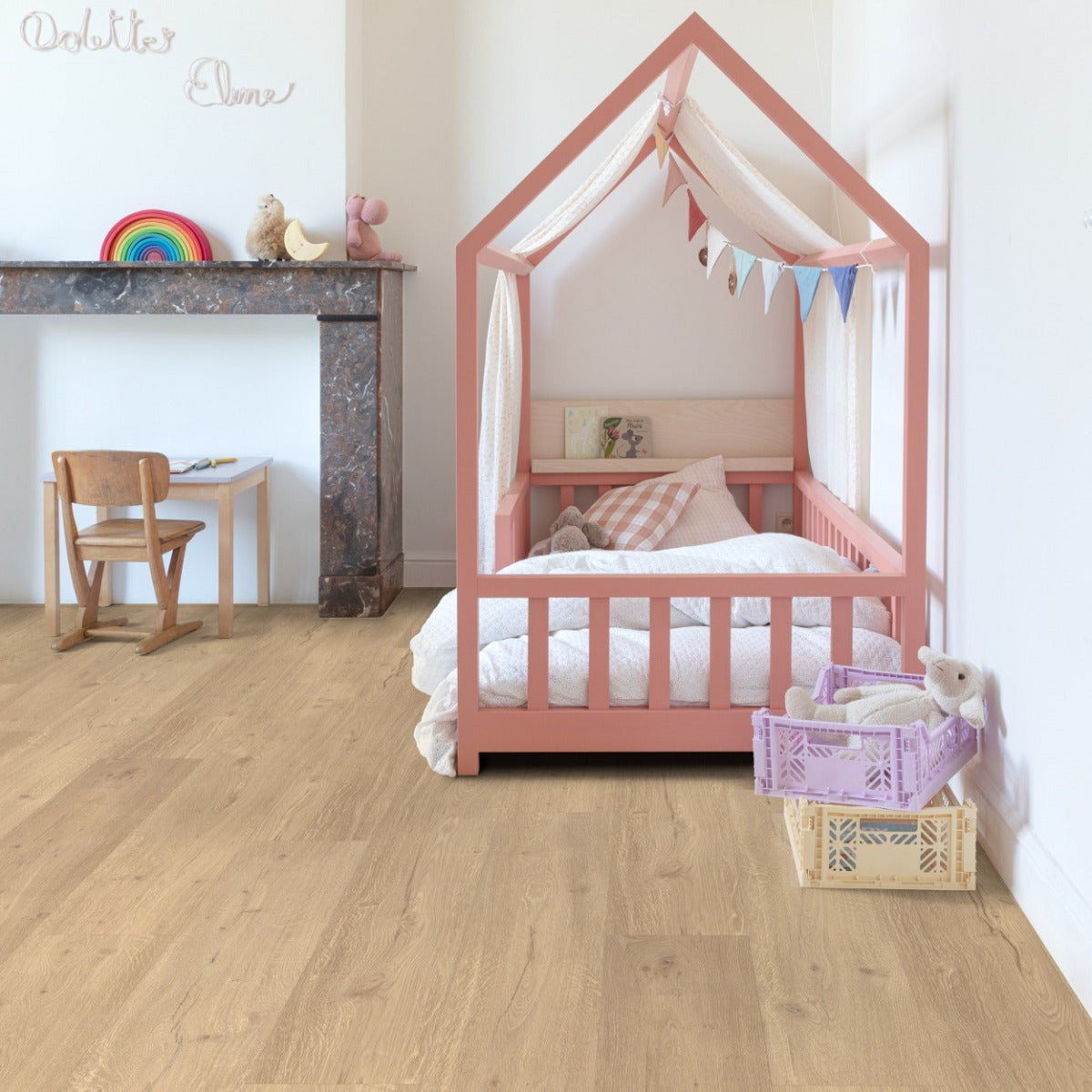 Floorify Lange Planken F034 Latte PVC vloer - elegante houtlook planken die zorgen voor een eigentijds, chic en gastvrij woongevoel