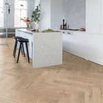 Floorify Visgraat F317 Unagi PVC vloer - luxe visgraat vloer die zorgt voor een eigentijds, elegant en gastvrij woongevoel