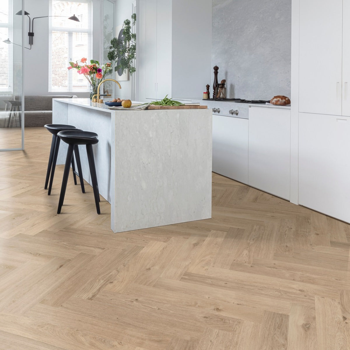 Floorify Visgraat F317 Unagi PVC vloer - luxe visgraat vloer die zorgt voor een eigentijds, elegant en gastvrij woongevoel