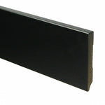 MDF Moderne plint 90x18 cm zwart RAL9005. Robuuste plint met een eigentijdse uitstraling voor een elegante afwerking in diep donker zwart