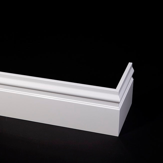 MDF Renaissance plint 120x15 cm in wit RAL9010, biedt een verfijnde en tijdloze afwerking voor elk interieur. Perfect voor een elegante uitstraling