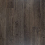 Elegante Otium Plank Opal 94648 PVC vloer in een eigentijdse ruimte, met verfijnde houtnerf en een heldere, luxe uitstraling