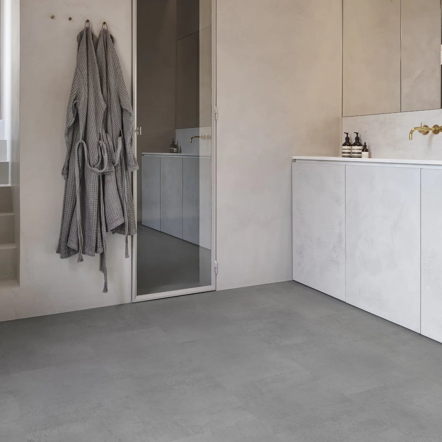 COREtec Essentials Tile Series Polished Concrete 95 | Tegel 60 x 45 cm | Click PVC