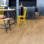 Quick Step Bloom AVMPU40104 Katoen Naturelle Eik pvc vloer, elegante eiken click-vloer in natuurlijke tinten voor een warm en tijdloos interieur