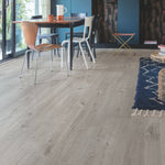 Quick Step Bloom AVMPU40202 Katoen Cosygrijze Eik pvc vloer, cosygrijze eiken click-vloer, perfect voor een knus interieur