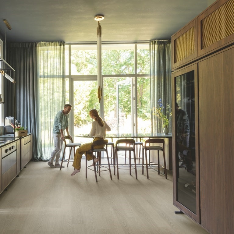 Quick Step Blos AVSPU40280 Chia Eik pvc vloer, stijlvolle chia eiken click-vloer, perfect voor een modern en verfijnd interieur