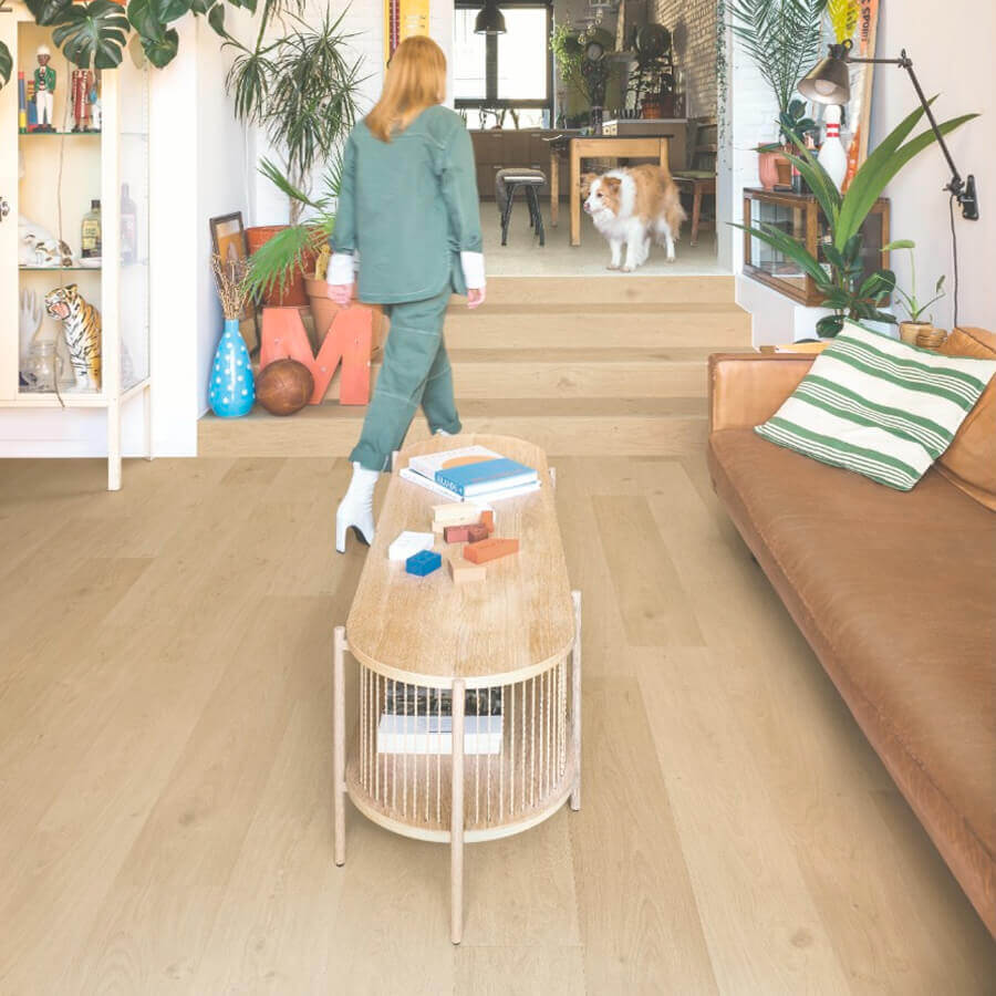 Quick Step Blos AVSPU40321 Kusteik Beige pvc vloer, stijlvolle kusteik click-vloer in beige tinten, ideaal voor een ruimtelijk en modern interieur
