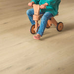 Quick Step Liv SGSPC20313 Ocean Bliss Naturel pvc vloer, lichte houtstructuur in naturel tinten, ideaal voor een serene sfeer