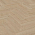 De Vivafloors LV7230 pvc vloer in visgraatdesign biedt een elegante look en robuuste duurzaamheid, ideaal voor moderne interieurinrichtingen